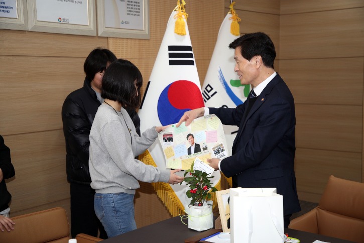 20250212 밀양시장과 함께하는 청소년 행복 티타임 (6).JPG